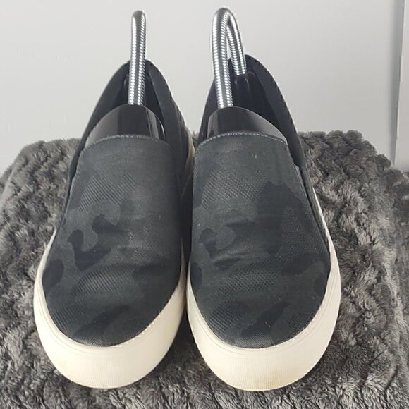 Vince Camuto Shoes - Vince Camuto VP-KORLI 12 Dark Gray Camo Slip On Fashion Sneaker Shoes Sz 7M